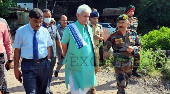 Lieutenant Governor Manoj Sinha during visit to a forward area of Poonch on Wednesday. -Excelsior/Rahi Kapoor