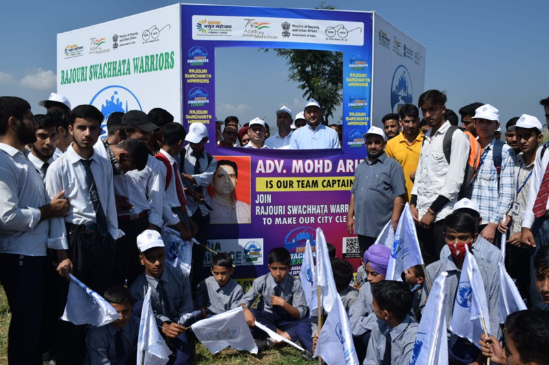 Participants during Swachhata League at Rajouri on Friday. - Excelsior/ Bhat Participants during Swachhata League at Rajouri on Friday. - Excelsior/ Bhat