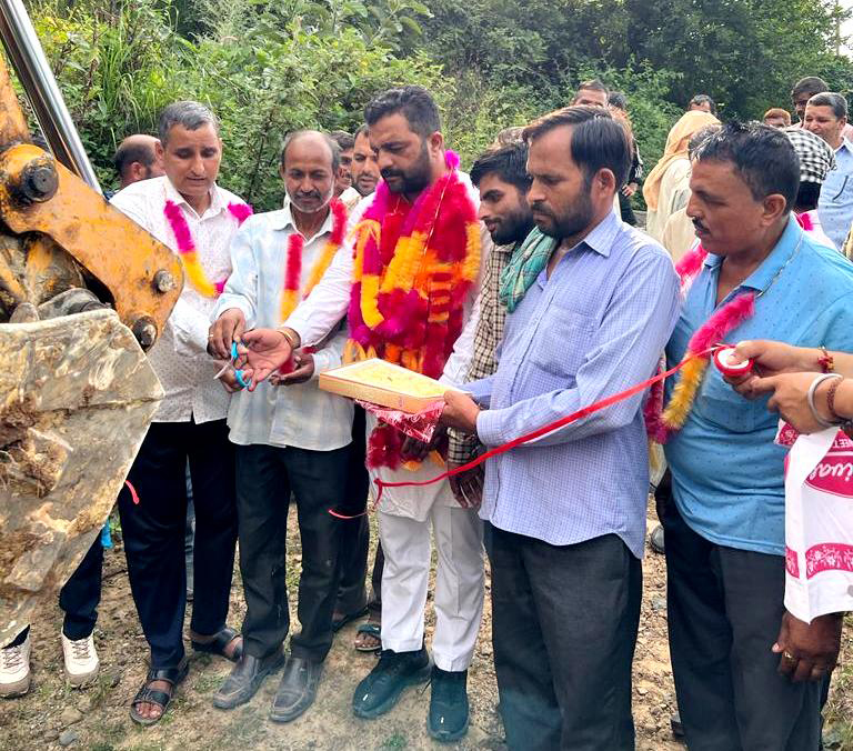 DDC Ghordi R C Sharma kick starting construction work of Mani-Kattal road in Udhampur. DDC Ghordi R C Sharma kick starting construction work of Mani-Kattal road in Udhampur.