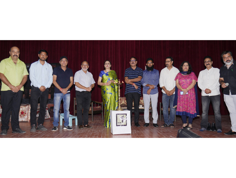 Artists with guests after staging play during National Theatre Festival at Reasi on Sunday. Artists with guests after staging play during National Theatre Festival at Reasi on Sunday.