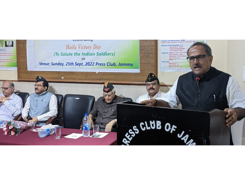 Former DyCM Dr Nirmal Singh speaking at the function by FANS on Sunday. Former DyCM Dr Nirmal Singh speaking at the function by FANS on Sunday.