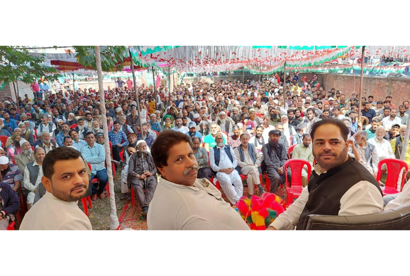 Vikar Rasool and Raman Bhalla in Congress workers convention at Banihal on Monday.