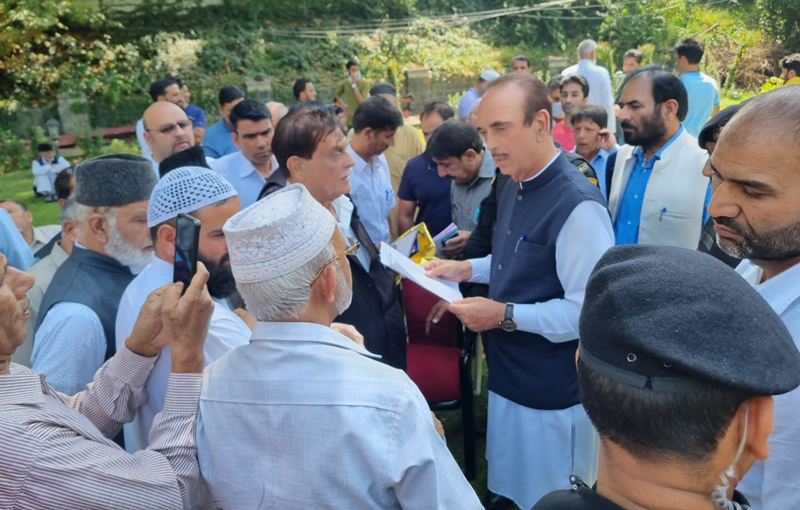 Former J&K Chief Minister, Ghulam Nabi Azad listening to a deputation at Srinagar on Tuesday. Former J&K Chief Minister, Ghulam Nabi Azad listening to a deputation at Srinagar on Tuesday.