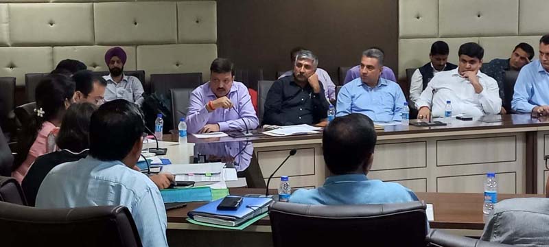 CCI delegation during meeting with Addl Chief Secy in Jammu on Monday.