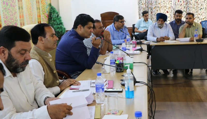 Tourism Secy Sarmad Hafeez chairing a meeting at Srinagar. Tourism Secy Sarmad Hafeez chairing a meeting at Srinagar.