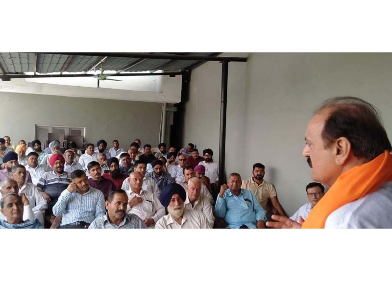 Former Minister and vice president, BJP Surjeet Singh Slathia addressing a meeting at Vijaypur. Former Minister and vice president, BJP Surjeet Singh Slathia addressing a meeting at Vijaypur.