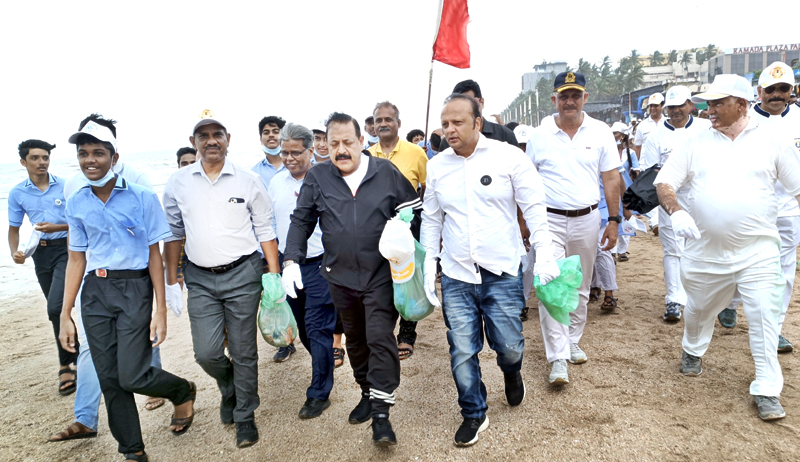 Union Minister Dr Jitendra Singh participating in the concluding programme of 75-day long countrywide Coastal CleanUp drive, at Juhu beach, Mumbai on Saturday. Union Minister Dr Jitendra Singh participating in the concluding programme of 75-day long countrywide Coastal CleanUp drive, at Juhu beach, Mumbai on Saturday.