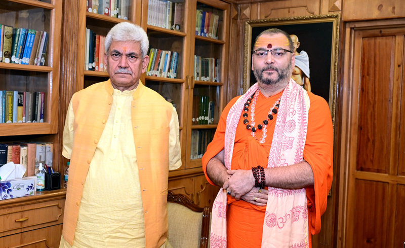 Lieutenant Governor Manoj Sinha at a meeting with Jagadguru Shankaracharya at Srinagar on Thursday.