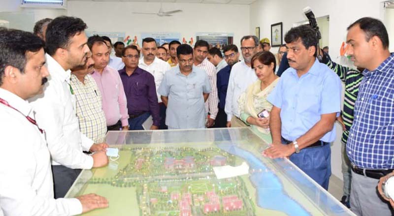 Chief Secretary during visit to Samba. Chief Secretary during visit to Samba.