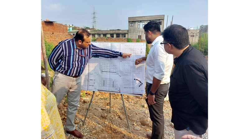 S&T Secretary during visit to site for Energy Bhawan.