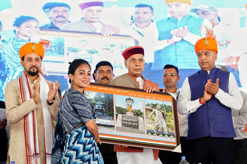 Union Minister for Information and Braoadcasting and Youth Affairs and Sports Anurag Thakur, Himachal Pradesh Chief Minister Jai Ram Thakur and former Chief Minister Prem Kumar Dhumal at the inauguration of public welfare projects, in Sujanpur (Himachal Pradesh) on Friday. (UNI)