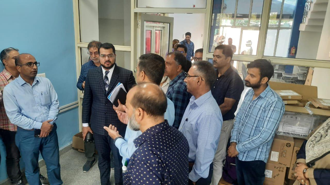 page9-2 MD during visit to SCADA centre.