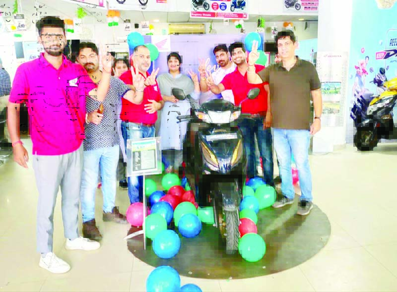 Officials of Regency Honda introducing Activa 6G Premium edition in Jammu on Wednesday. Officials of Regency Honda introducing Activa 6G Premium edition in Jammu on Wednesday.