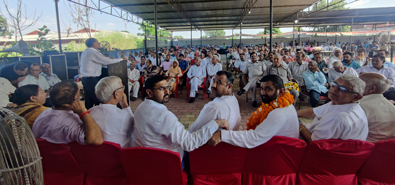 Cong leader Satish Sharma and others at BCC meeting in Khour on Wednesday. Cong leader Satish Sharma and others at BCC meeting in Khour on Wednesday.