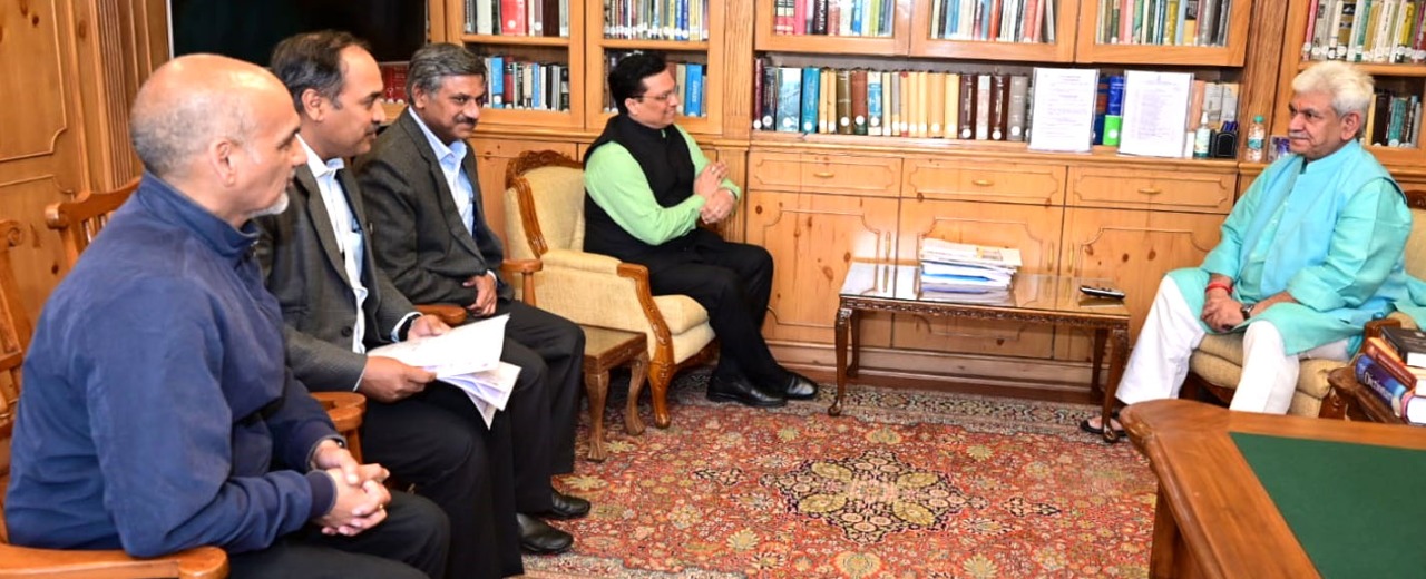Lt Governor with Sh Jitendra Kumar Executive Director and State Head, Indian Oil Corporation Limited (IOCL)