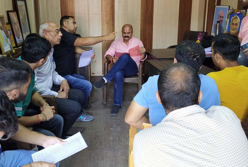 BJP leader, Yudhvir Sethi meeting a deputation of KP employees of PM employment package in Jammu on Friday. BJP leader, Yudhvir Sethi meeting a deputation of KP employees of PM employment package in Jammu on Friday.