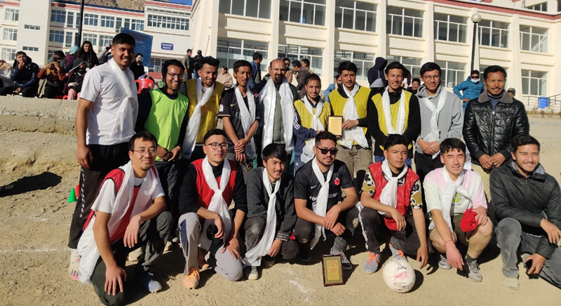 Winners posing for a group photograph alongwith dignitaries at Leh Campus on Friday. Winners posing for a group photograph alongwith dignitaries at Leh Campus on Friday.