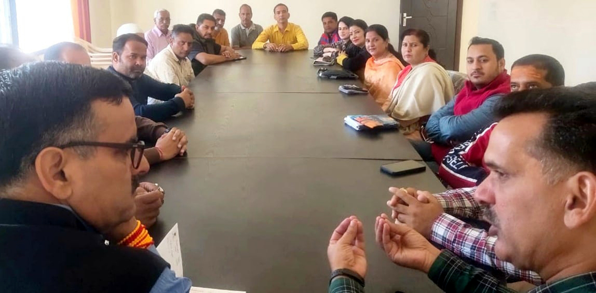 BJP corporator and co incharge Mann ki Baat, Sanjay Kumar Baru addressing party activists meeting at Rajouri on Friday. BJP corporator and co incharge Mann ki Baat, Sanjay Kumar Baru addressing party activists meeting at Rajouri on Friday.
