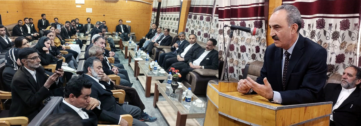 Chief Justice J&K High Court Justice Ali Mohd Magrey interacting with Bar Members at District Court Complex, Srinagar. Chief Justice J&K High Court Justice Ali Mohd Magrey interacting with Bar Members at District Court Complex, Srinagar.