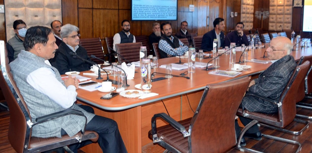 Advisor R R Bhatnagar chairing a meeting in Srinagar. Advisor R R Bhatnagar chairing a meeting in Srinagar.