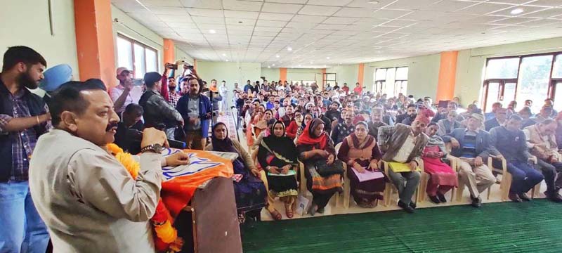 Union Minister Dr Jitendra Singh addressing the BJP meeting at Kishtwar on Sunday. - Excelsior/Tilak Raj Union Minister Dr Jitendra Singh addressing the BJP meeting at Kishtwar on Sunday. - Excelsior/Tilak Raj