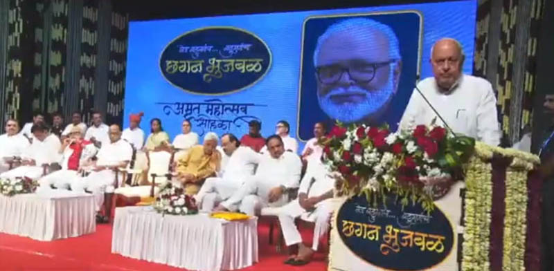 NC president and MP from Srinagar Dr Farooq Abdullah addressing a function at Mumbai. NC president and MP from Srinagar Dr Farooq Abdullah addressing a function at Mumbai.