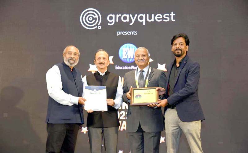 Jodhamal trustee Nandan Kuthiala and Principal Dr Deep Khare receiving award at New Delhi. Jodhamal trustee Nandan Kuthiala and Principal Dr Deep Khare receiving award at New Delhi.