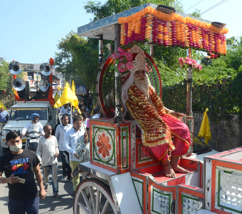 Shobha Yatra of Lord Vishwakarma being taken out in Jammu on Sunday. -Excelsior/Rakesh Shobha Yatra of Lord Vishwakarma being taken out in Jammu on Sunday. -Excelsior/Rakesh