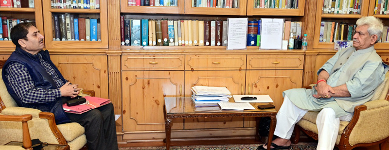 Lt Governor Manoj Sinha during meeting with Rajinder Premi, son of Freedom Fighter Sarwanand Kaul Premi at Srinagar. Lt Governor Manoj Sinha during meeting with Rajinder Premi, son of Freedom Fighter Sarwanand Kaul Premi at Srinagar.