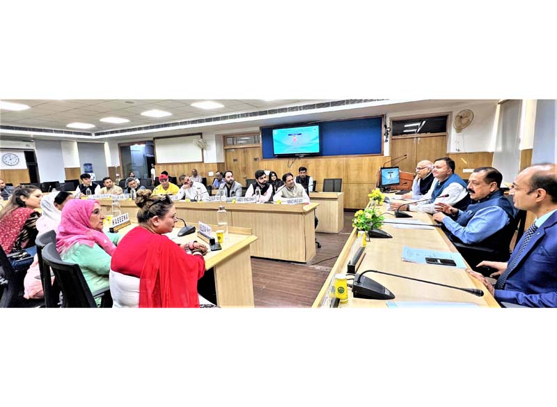 Union Minister Dr Jitendra Singh interacting with Corporators of Srinagar Municipal Corporation at IIPA, New Delhi on Friday. Union Minister Dr Jitendra Singh interacting with Corporators of Srinagar Municipal Corporation at IIPA, New Delhi on Friday.