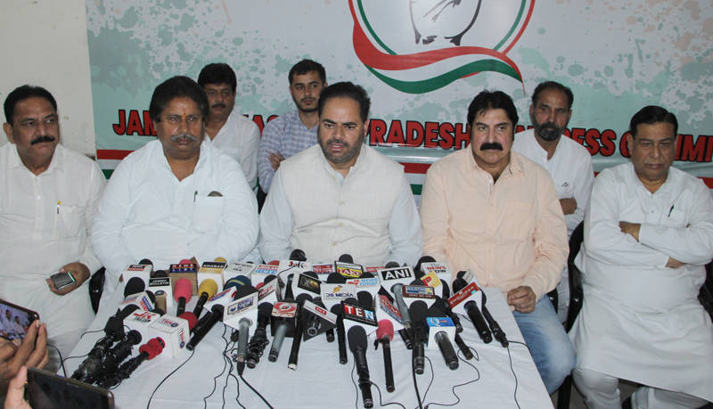 JKPCC chief Vikar Rasool Wani, flanked by others addressing press conference in Jammu on Wednesday. -Excelsior/Rakesh JKPCC chief Vikar Rasool Wani, flanked by others addressing press conference in Jammu on Wednesday. -Excelsior/Rakesh