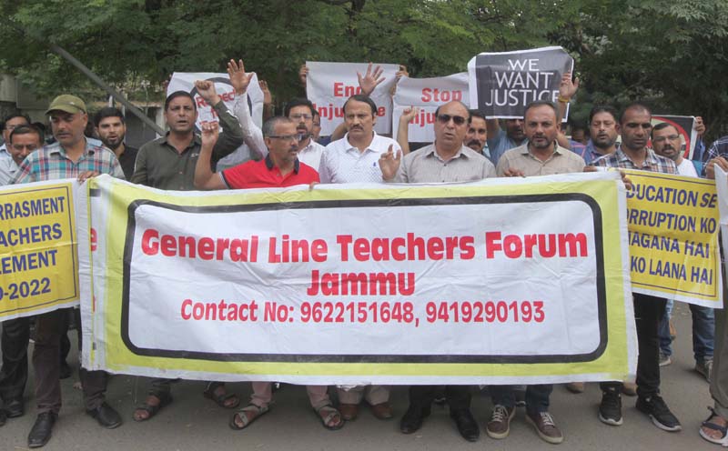 Members of General Line Teachers Forum protesting at Jammu on Sunday. -Excelsior/Rakesh Members of General Line Teachers Forum protesting at Jammu on Sunday. -Excelsior/Rakesh