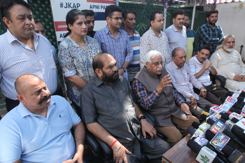 Vijay Bakaya alongwith other leaders of Apni Party addressing a press conference at Jammu on Thursday. —Excelsior/Rakesh Vijay Bakaya alongwith other leaders of Apni Party addressing a press conference at Jammu on Thursday. —Excelsior/Rakesh