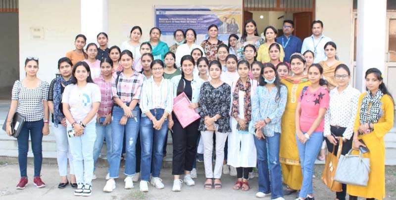 Students and faculty members posing for a group photograph during placement drive at GCW Gandhi Nagar Jammu on Thursday. Students and faculty members posing for a group photograph during placement drive at GCW Gandhi Nagar Jammu on Thursday.