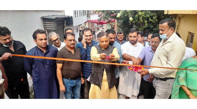 Senior BJP leader, Sat Sharma inaugurating medical camp at Gurha, Qasim Nagar in Jammu on Sunday. Senior BJP leader, Sat Sharma inaugurating medical camp at Gurha, Qasim Nagar in Jammu on Sunday.