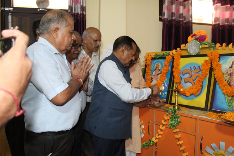Union Minister, Dr Jitendra Singh inaugurating Ganit Vigyan Mela at Bharatiya Vidya Mandir Ambphalla on Friday Union Minister, Dr Jitendra Singh inaugurating Ganit Vigyan Mela at Bharatiya Vidya Mandir Ambphalla on Friday
