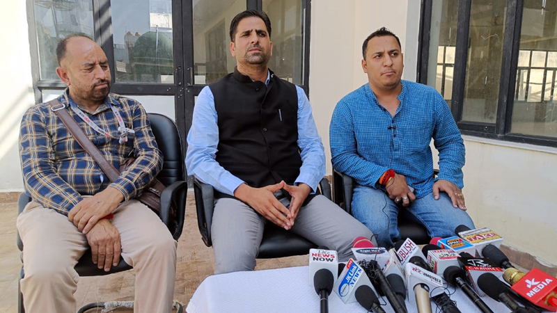 MC President, Advocate Mohd Arif addressing media persons at Rajouri on Monday. -Excelsior/Bhat MC President, Advocate Mohd Arif addressing media persons at Rajouri on Monday. -Excelsior/Bhat