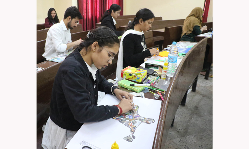 Students participating in a competition during Display Your Talent contest at JU on Saturday. - Excelsior/Rakesh Students participating in a competition during Display Your Talent contest at JU on Saturday. - Excelsior/Rakesh