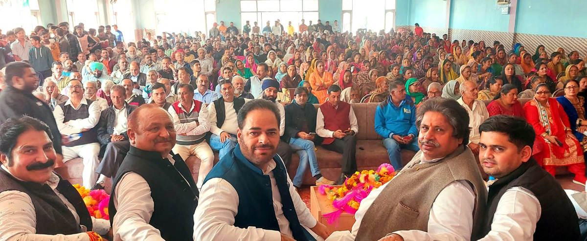JKPCC president Vikas Rasool Wani, working president Raman Bhalla and others at a party convention in Bishnah on Sunday. JKPCC president Vikas Rasool Wani, working president Raman Bhalla and others at a party convention in Bishnah on Sunday.