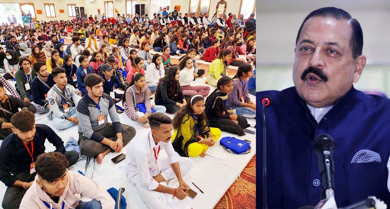 Union Minister Dr Jitendra Singh addressing an event organised by ABVP at Jammu on Saturday. -Excelsior/Rakesh Union Minister Dr Jitendra Singh addressing an event organised by ABVP at Jammu on Saturday. -Excelsior/Rakesh