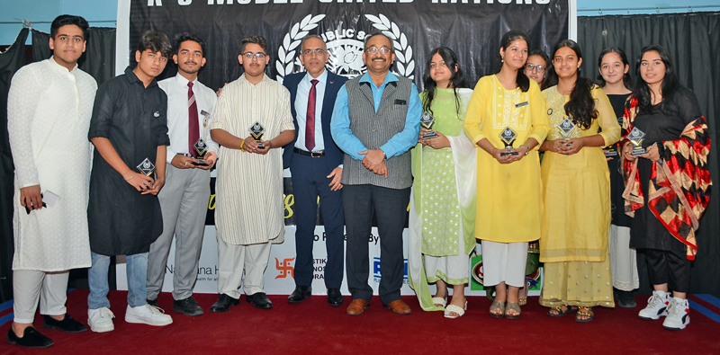 Students and dignitaries posing for a group photograph during the closing ceremony of KC MUN-2022 on Monday. Students and dignitaries posing for a group photograph during the closing ceremony of KC MUN-2022 on Monday.
