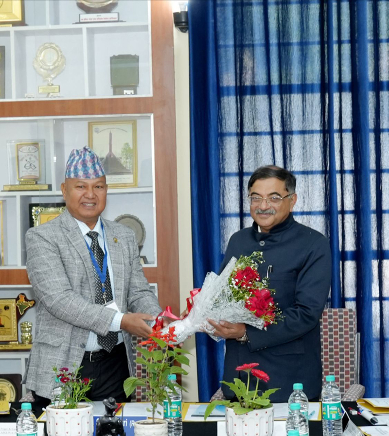 Chairman Uttarakhand War Memorial Shaurya Sthal, Tarun Vijay meeting AIGEWA leader. Chairman Uttarakhand War Memorial Shaurya Sthal, Tarun Vijay meeting AIGEWA leader.