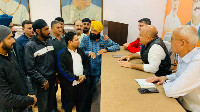 BJP senior vice president, Yudhvir Sethi at a grievances redressal camp at Jammu on Thursday. BJP senior vice president, Yudhvir Sethi at a grievances redressal camp at Jammu on Thursday.