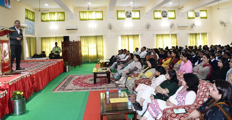 Rizwan Uddin, Commissioner Regional Provident Fund, Jammu delivering lecture during a seminar. Rizwan Uddin, Commissioner Regional Provident Fund, Jammu delivering lecture during a seminar.