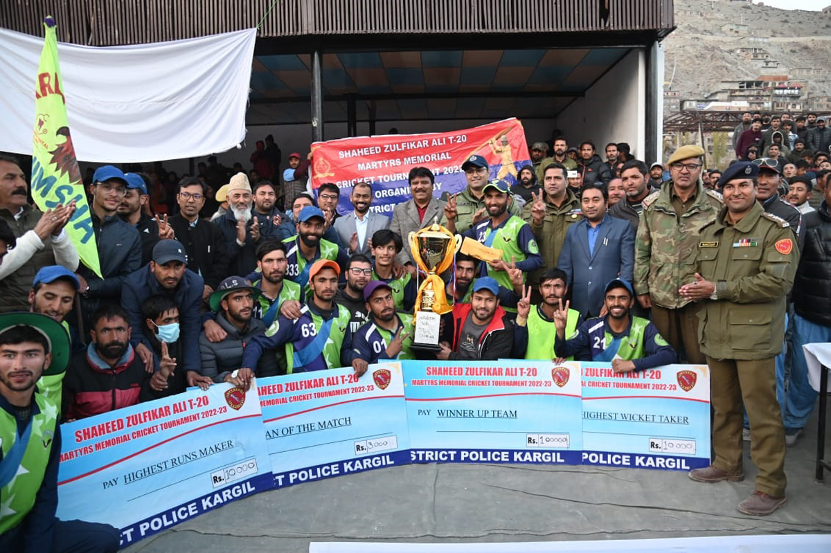Winners posing for a group photograph with trophy at Kargil. - Excelsior/Basharat Ladakhi Winners posing for a group photograph with trophy at Kargil. - Excelsior/Basharat Ladakhi