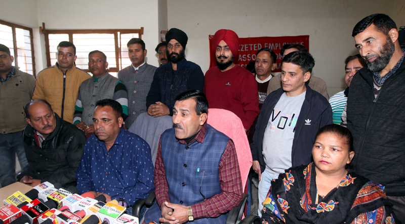 JU Non-Gazetted employees addressing a press conference on Tuesday. -Excelsior/Rakesh JU Non-Gazetted employees addressing a press conference on Tuesday. -Excelsior/Rakesh