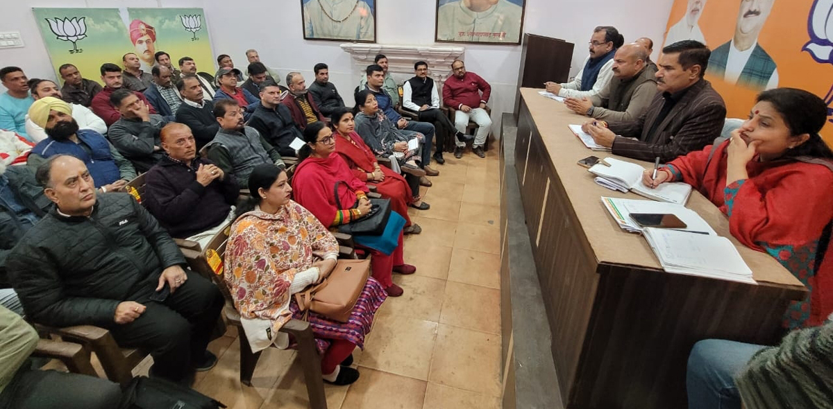 BJP leaders addressing a meeting at Jammu on Wednesday. BJP leaders addressing a meeting at Jammu on Wednesday.