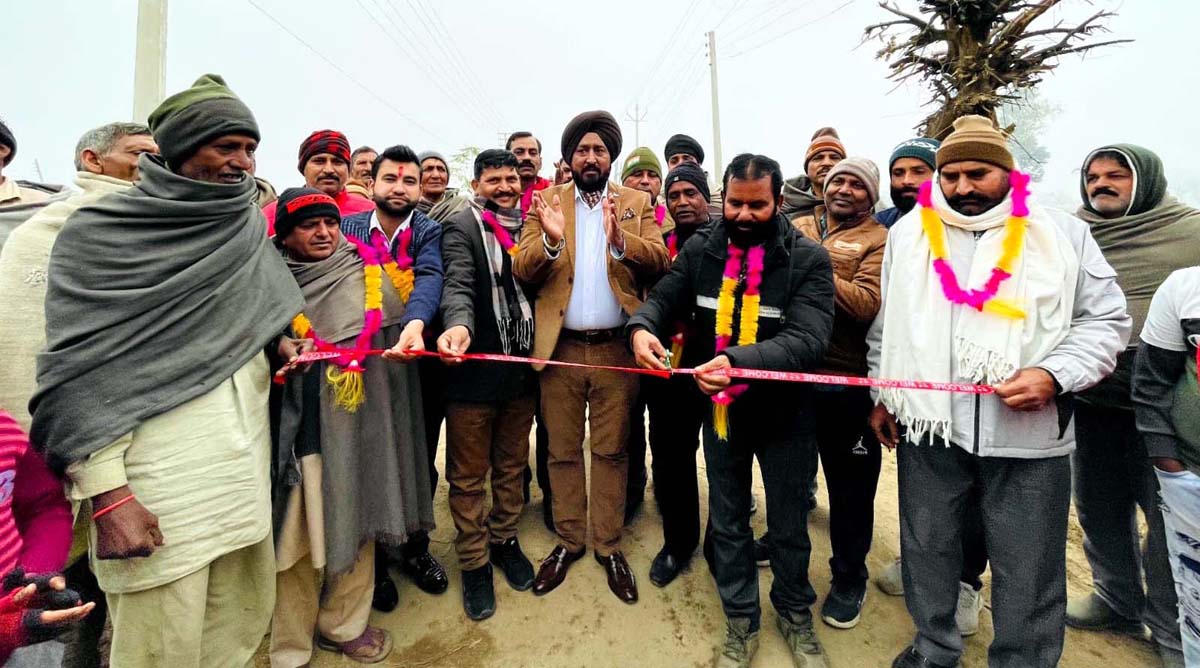 AAP leader Taranjit Singh Tony during inauguration of blacktopping work at Suchetgarh in R S Pura on Wednesday. AAP leader Taranjit Singh Tony during inauguration of blacktopping work at Suchetgarh in R S Pura on Wednesday.