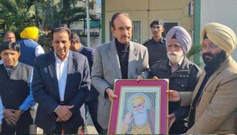 A delegation of Sikhs during meeting with Ex-CM Ghulam Nabi Azad in Jammu on Sunday.