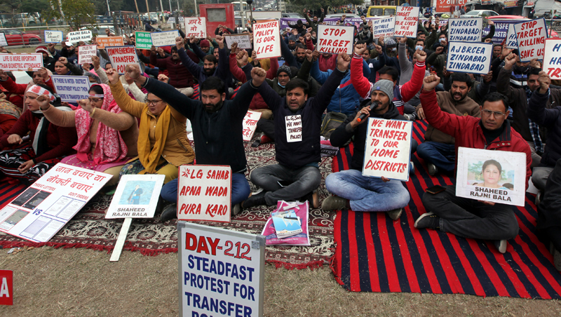 Jammu based reserved category employees protesting at Ambedkar Chowk on Thursday. -Excelsior/Rakesh Jammu based reserved category employees protesting at Ambedkar Chowk on Thursday. -Excelsior/Rakesh